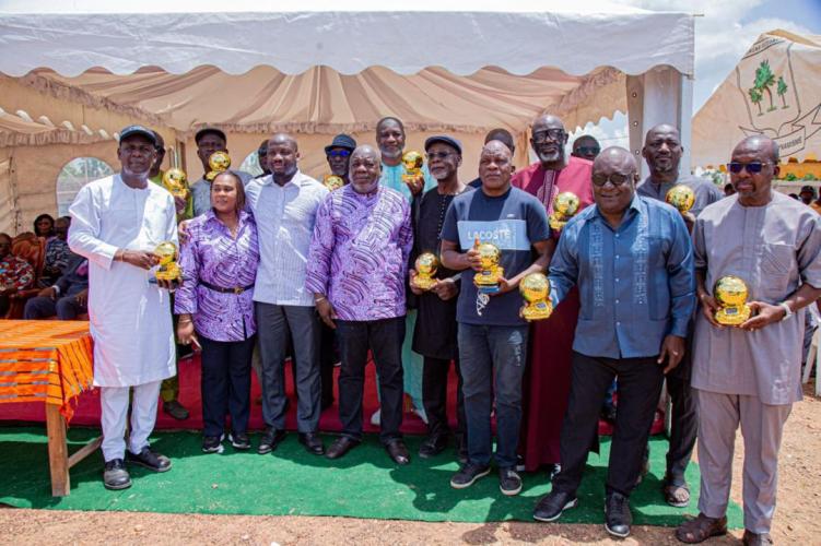 Côte d’Ivoire : A l'initiative de Mme AMI OUATTARA, épouse du Maire Ibrahim Diallo/ Sidy Diallo immortalisé à Djekanou à travers  un Complexe Sportif 